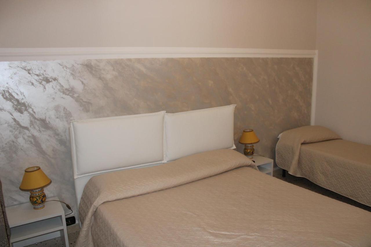 B&B Il Giardino Delle Meraviglie Melito Di Porto Salvo Ngoại thất bức ảnh